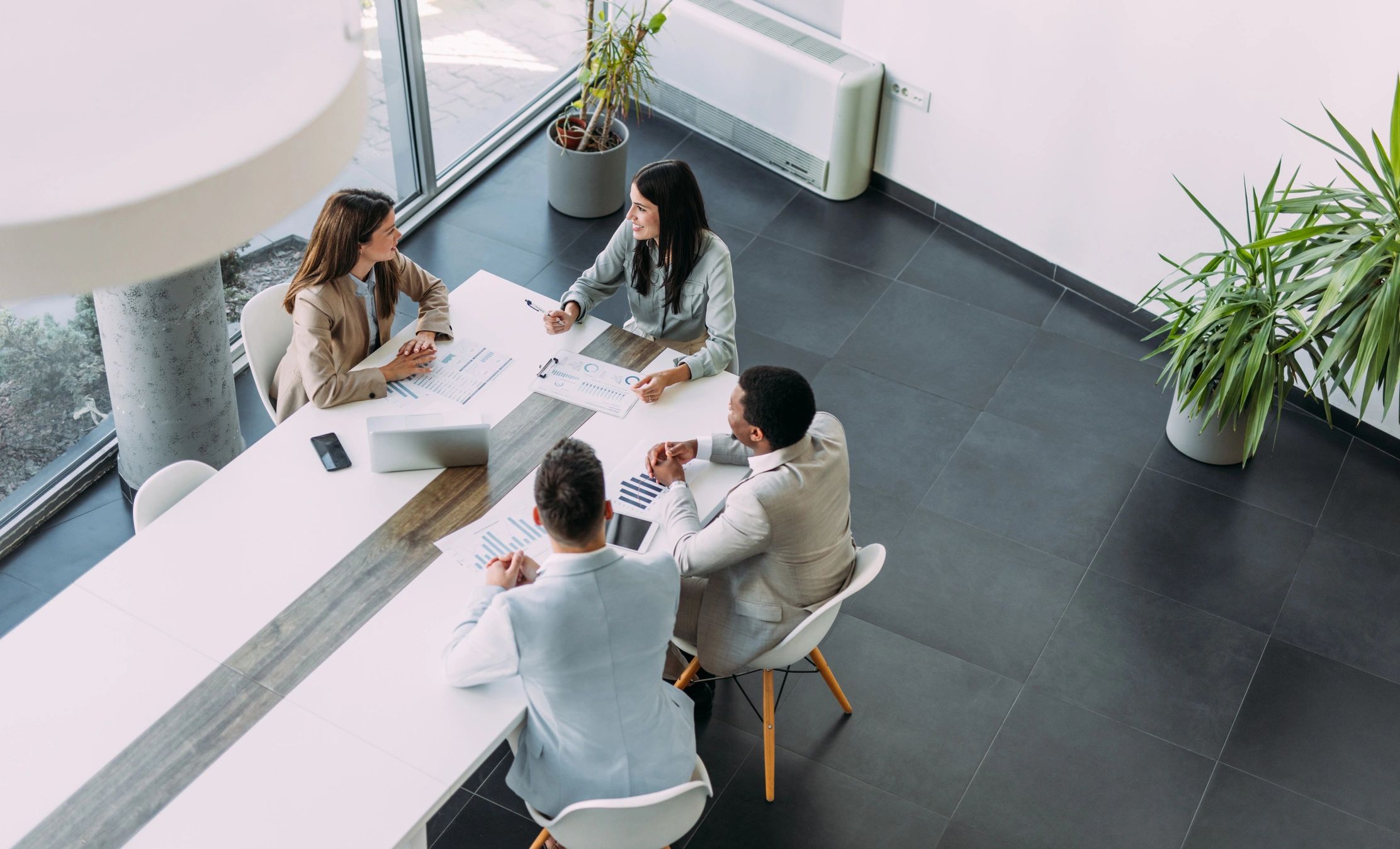Business team in trade consulting meeting